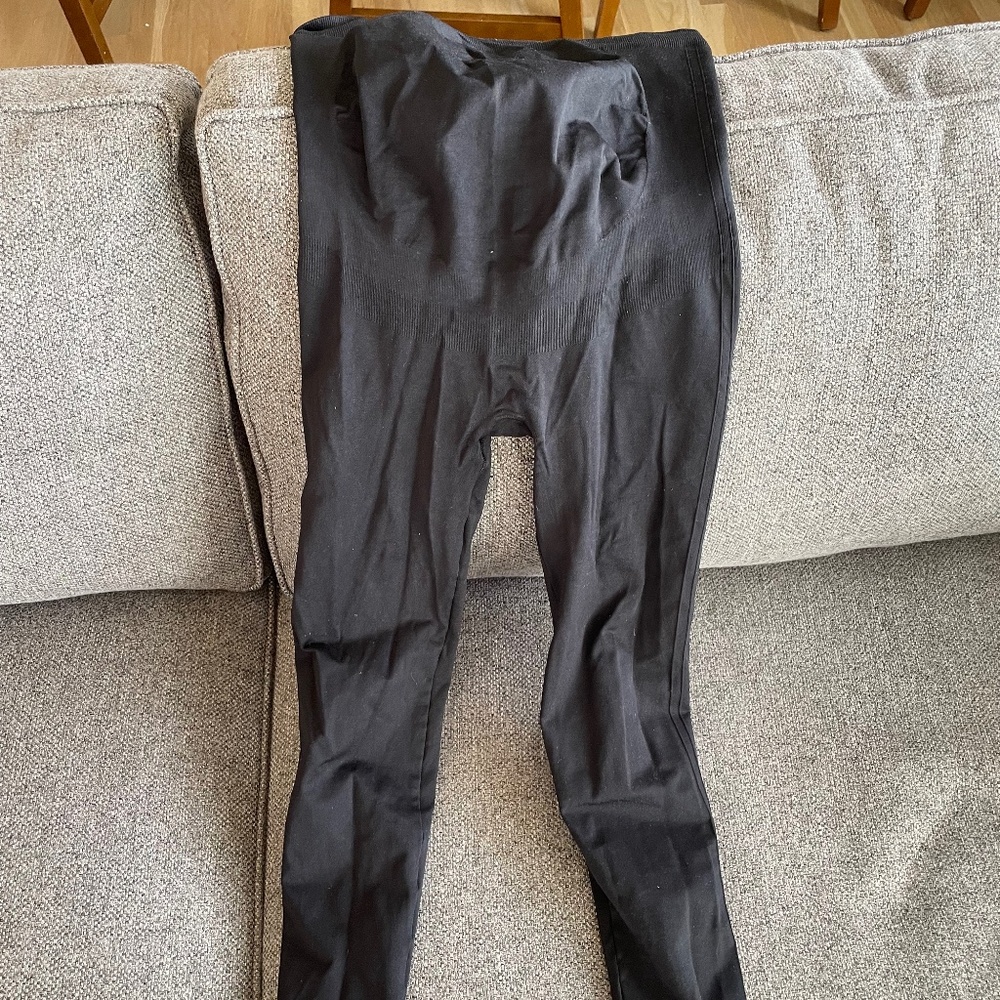 2 pairs of maternity leggings